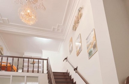 Cho thuê nhà Ngõ Ô tÔ Hoàng Quốc Việt- Cầu Giấy DT 60 m2 - 4 tầng -Giá 30 Triệu (CTL) 0844899222